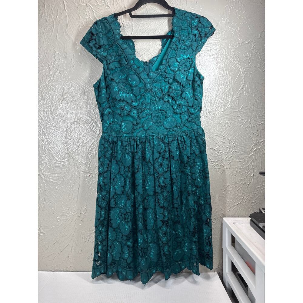 Betsey Johnson Lace Overlay Cap Sleeve Green Dress‎ Romantic Womens Size 6